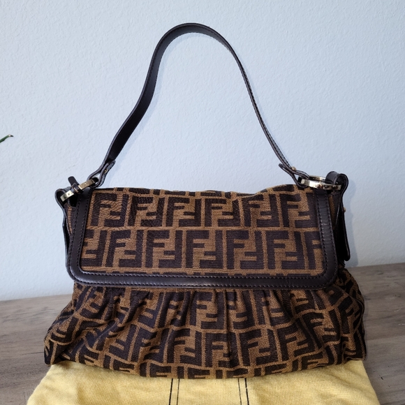 Fendi Handbags - 💞Fendi Zucca Chef Flap Hobo💞